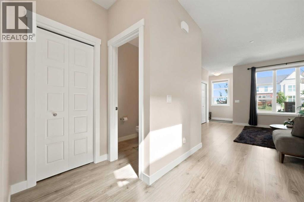 161 Livingston View NE — photo 10
