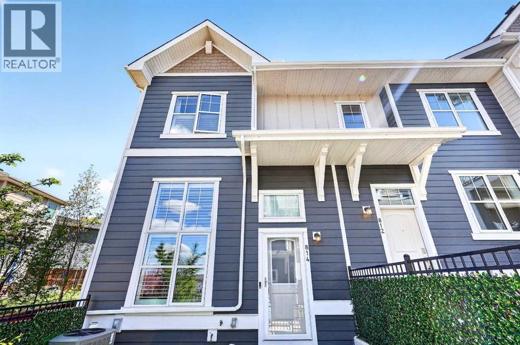 814 Cranbrook Walk SE — photo 2