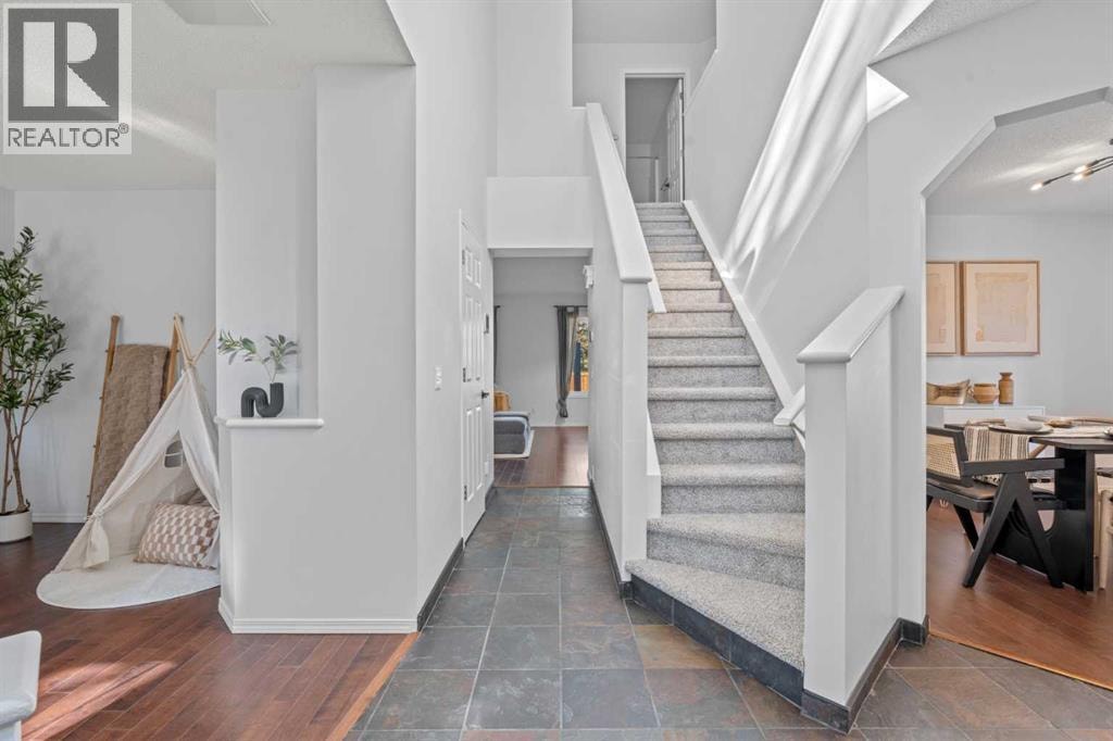 249 Mt Douglas Circle SE — photo 6