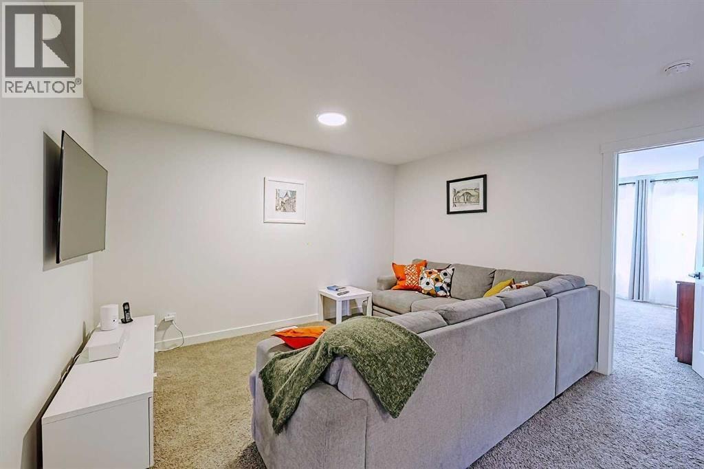 25 Belmont Green SW — photo 16