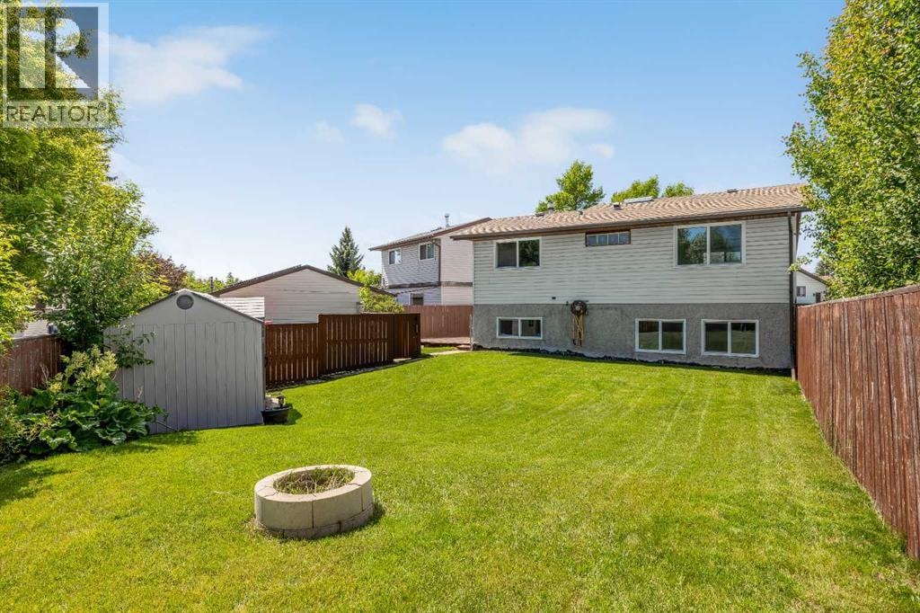 60 Ogmoor Crescent SE — photo 2