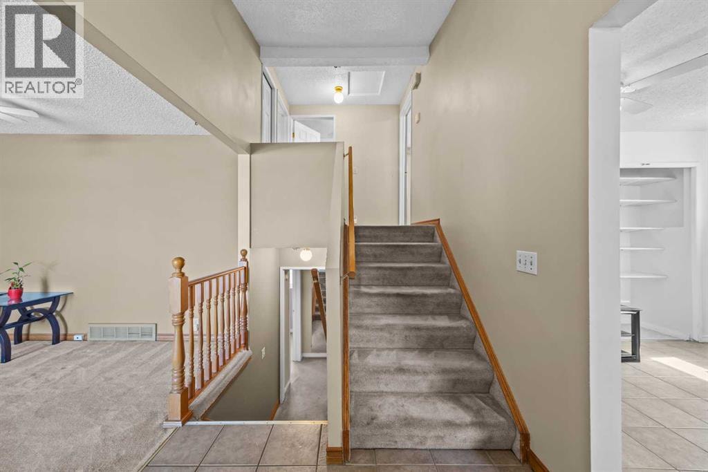 60 Ogmoor Crescent SE — photo 17