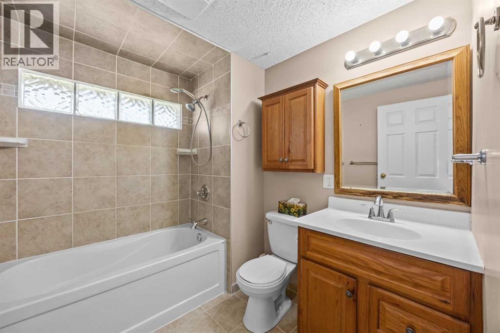60 Ogmoor Crescent SE — photo 26