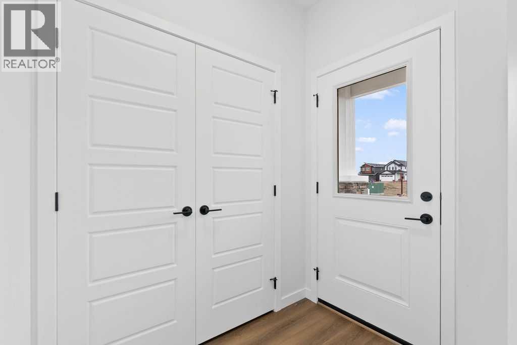 966 Chinook Winds Meadow SW — photo 3