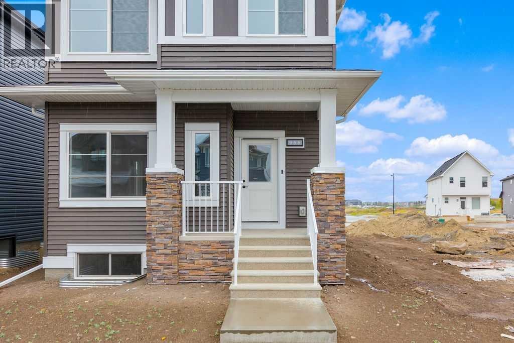 966 Chinook Winds Meadow SW — photo 2