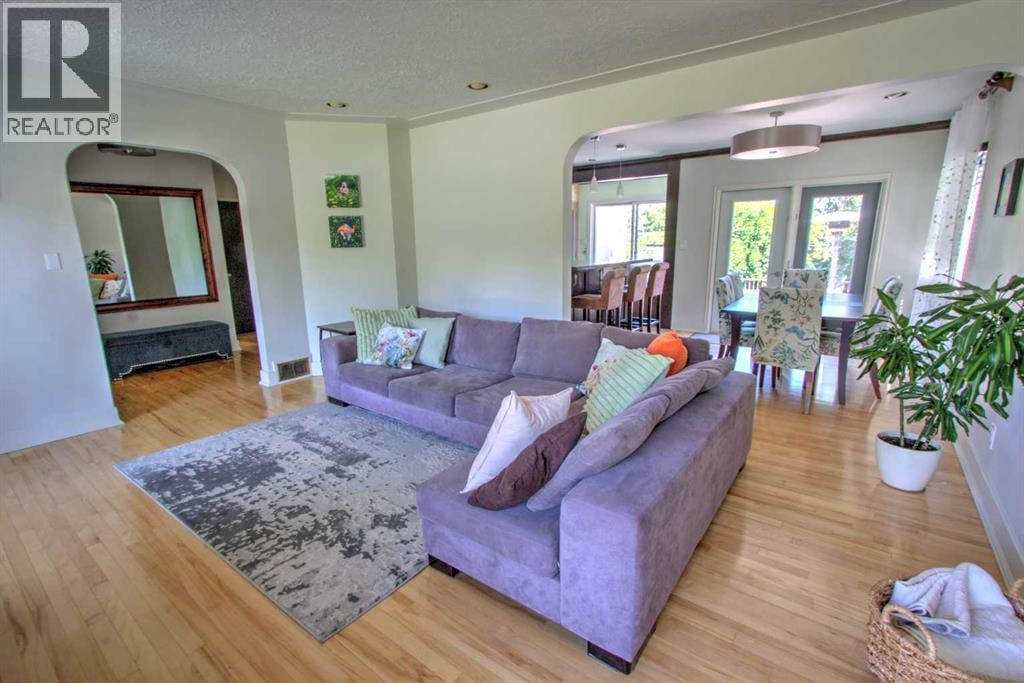 1604 Scotland Street SW — photo 3