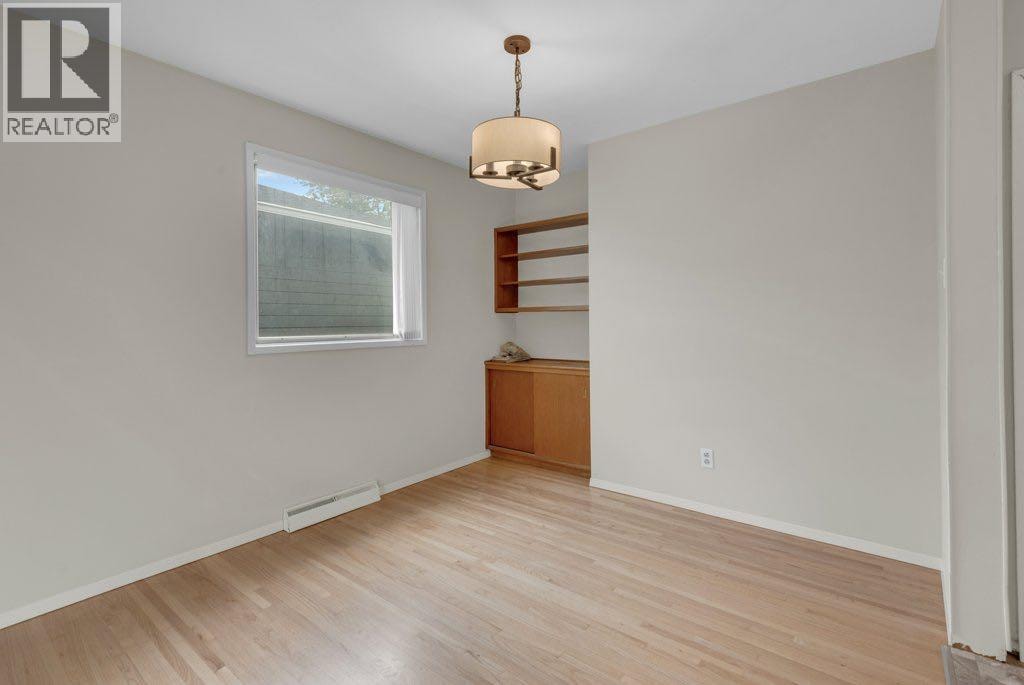 3136 46 Street SW — photo 13