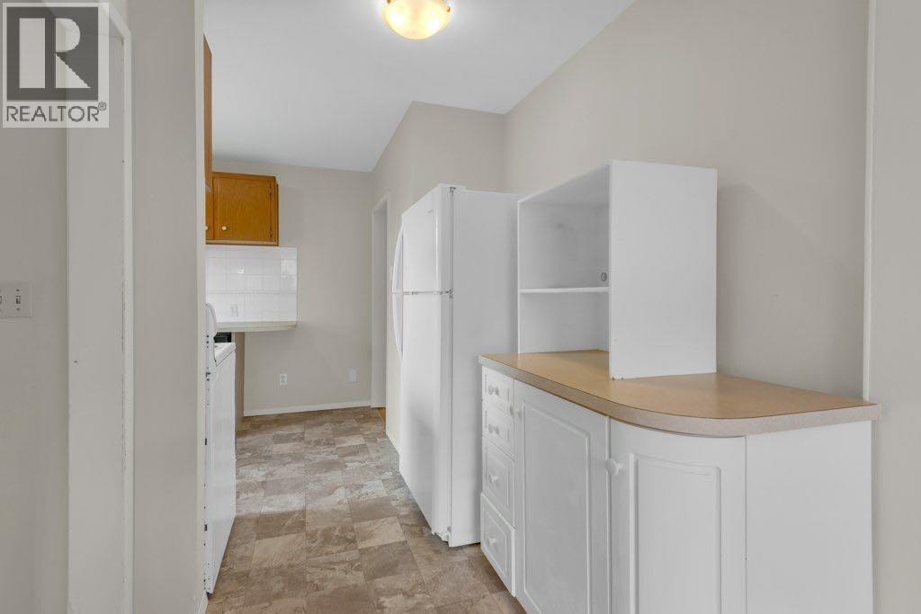 3136 46 Street SW — photo 14