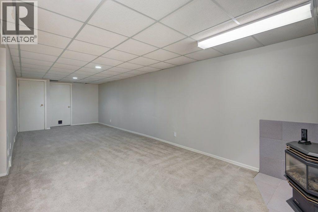 3136 46 Street SW — photo 26