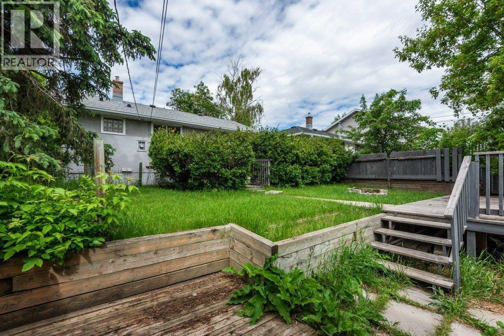 3136 46 Street SW — photo 33