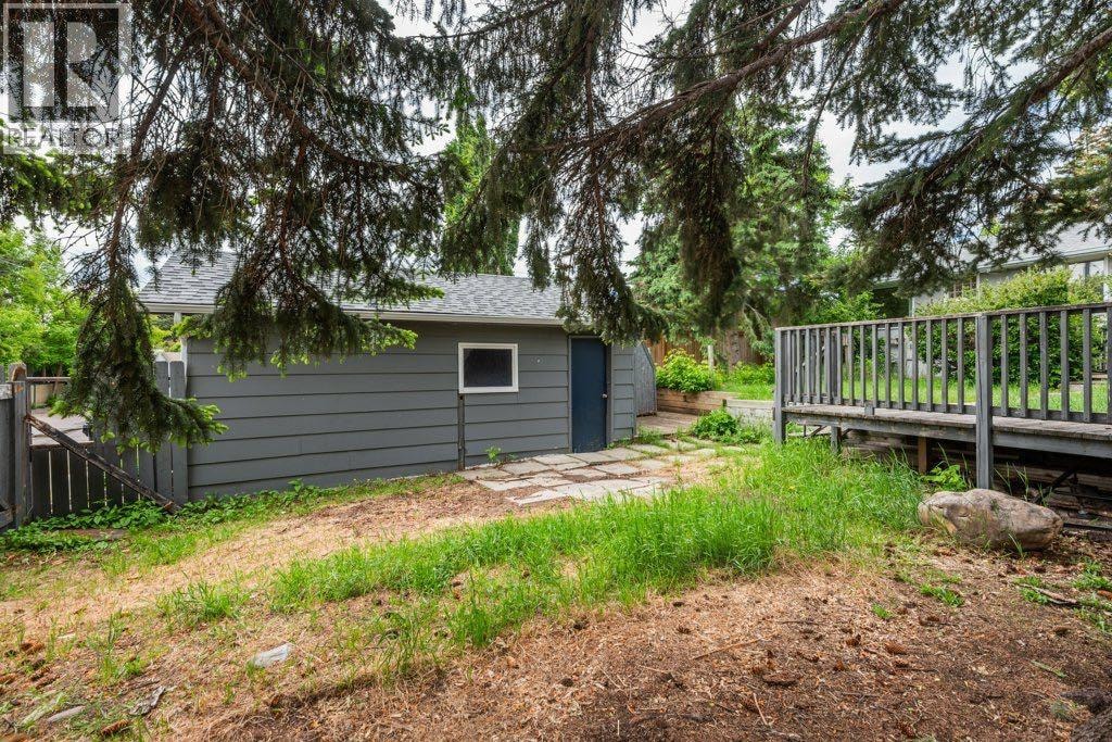 3136 46 Street SW — photo 35