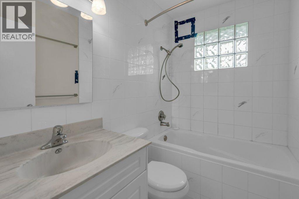 3136 46 Street SW — photo 22