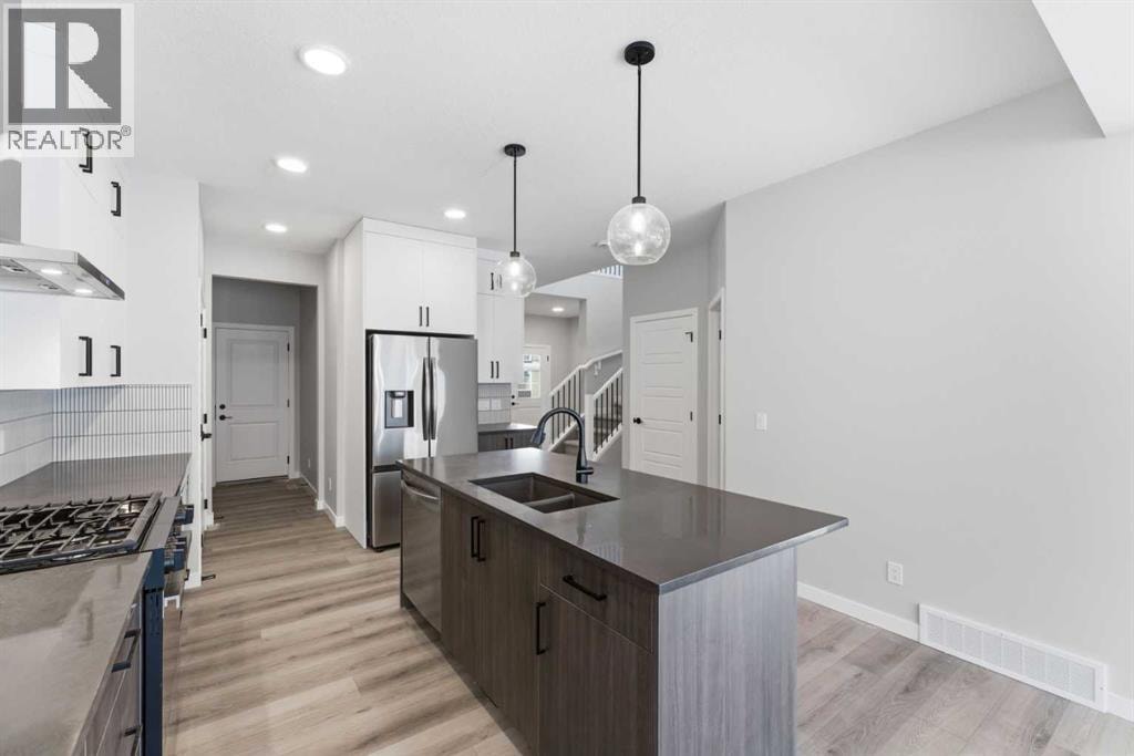 921 Chinook Winds Meadow SW — photo 7