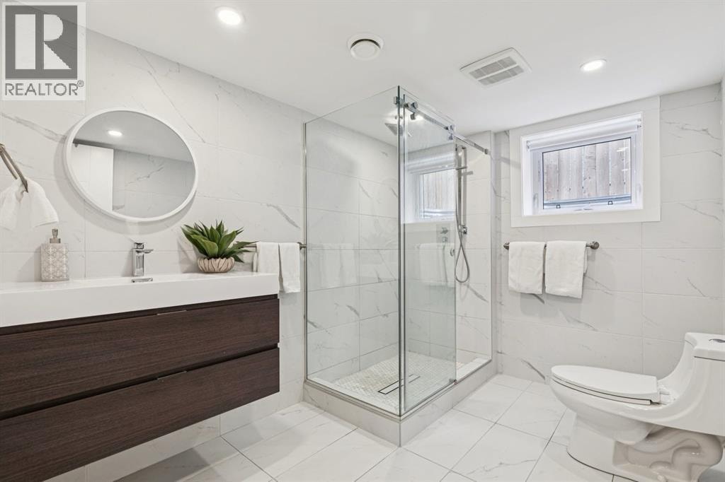 4747 26 Avenue SW — photo 37