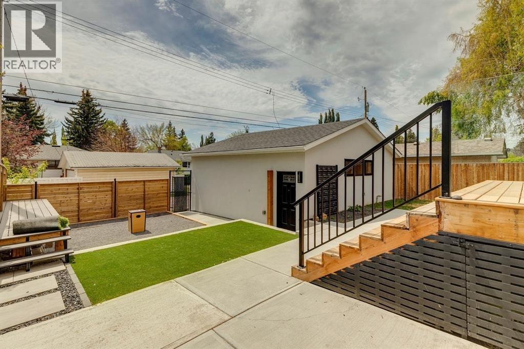 4747 26 Avenue SW — photo 41