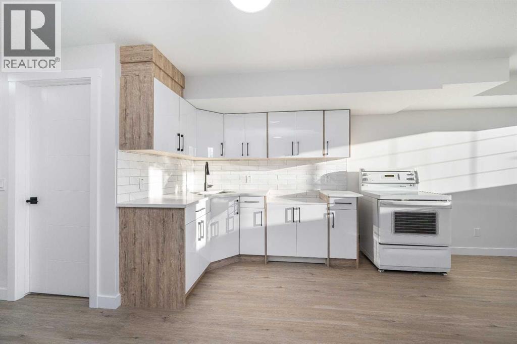 4249 Catalina Boulevard NE — photo 25
