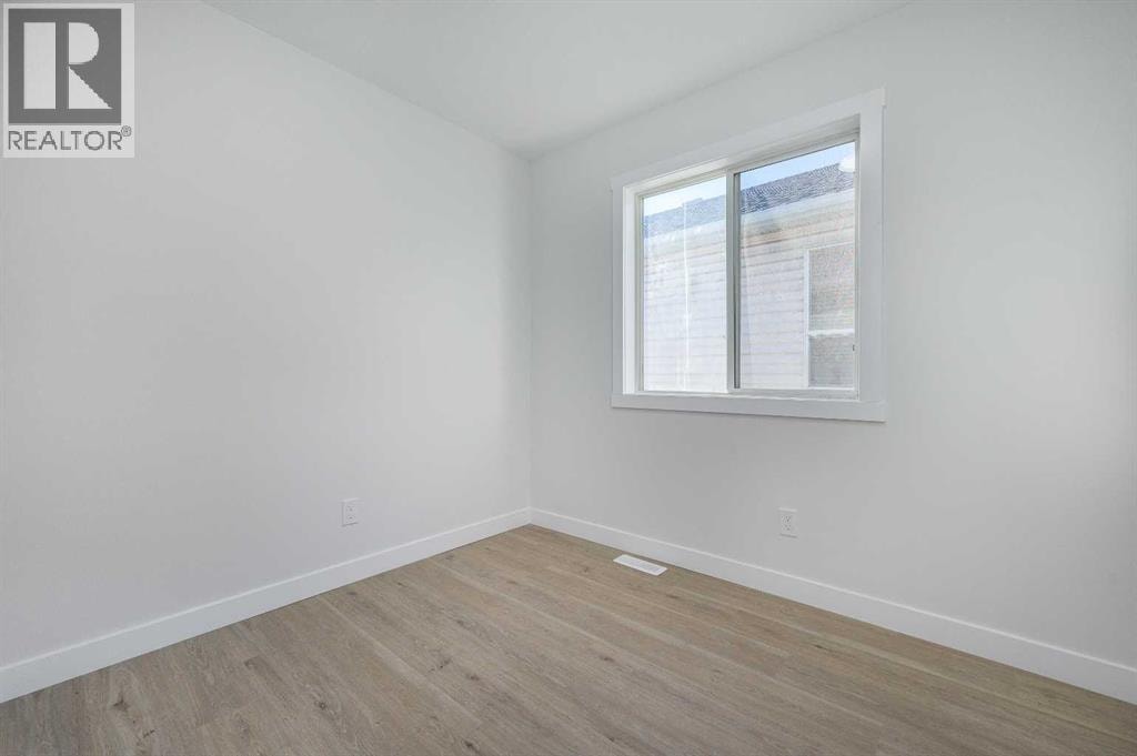 4249 Catalina Boulevard NE — photo 10