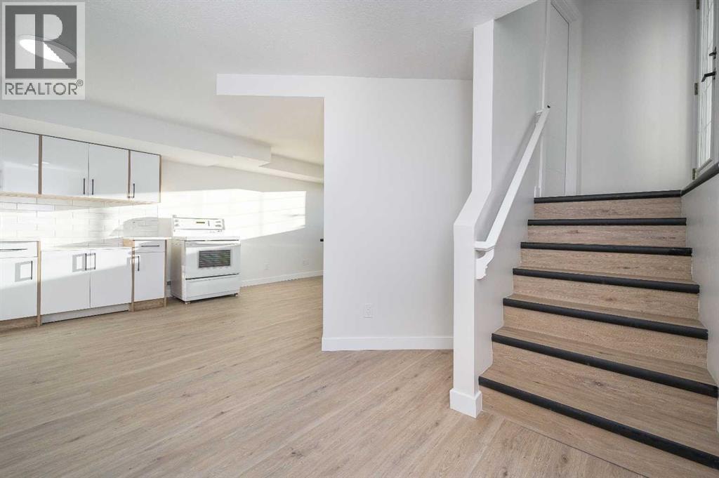 4249 Catalina Boulevard NE — photo 22