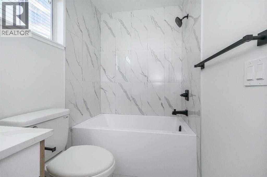 4249 Catalina Boulevard NE — photo 15