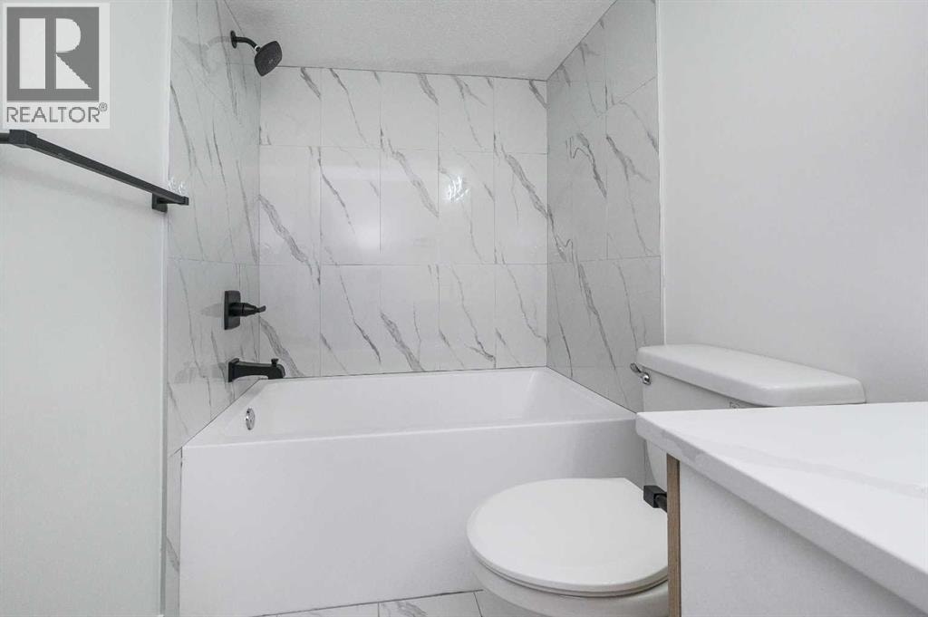 4249 Catalina Boulevard NE — photo 31
