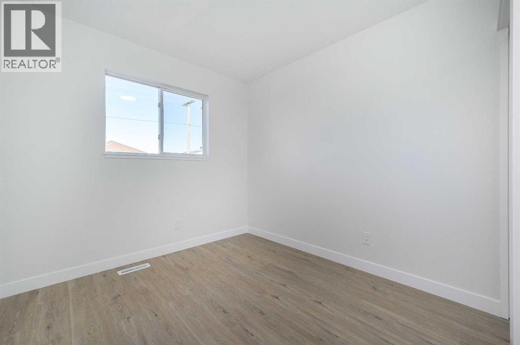 4249 Catalina Boulevard NE — photo 12