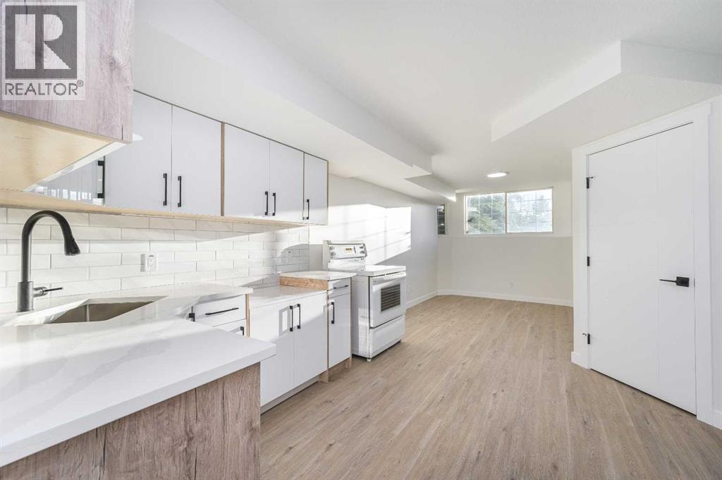 4249 Catalina Boulevard NE — photo 26