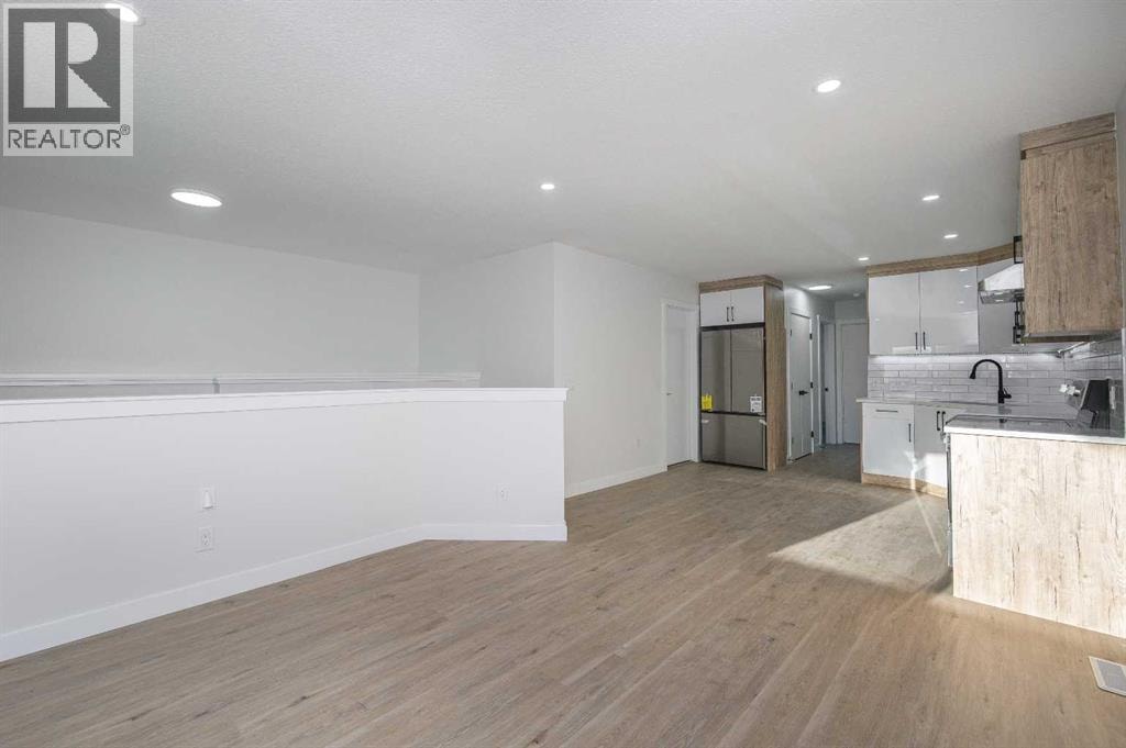4249 Catalina Boulevard NE — photo 8