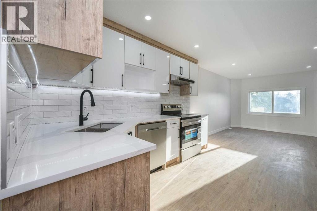 4249 Catalina Boulevard NE — photo 4