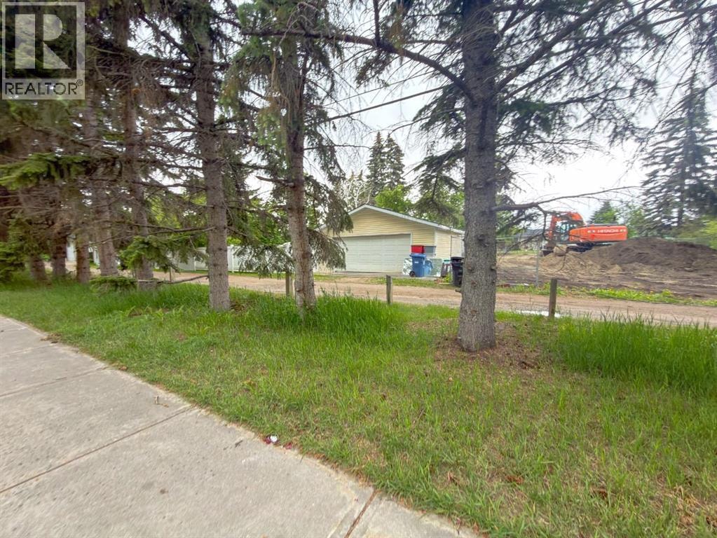 2115 Halifax Crescent NW — photo 25