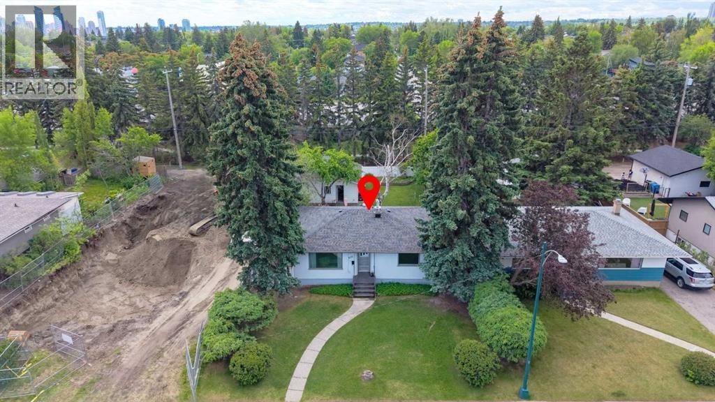 2115 Halifax Crescent NW — photo 1