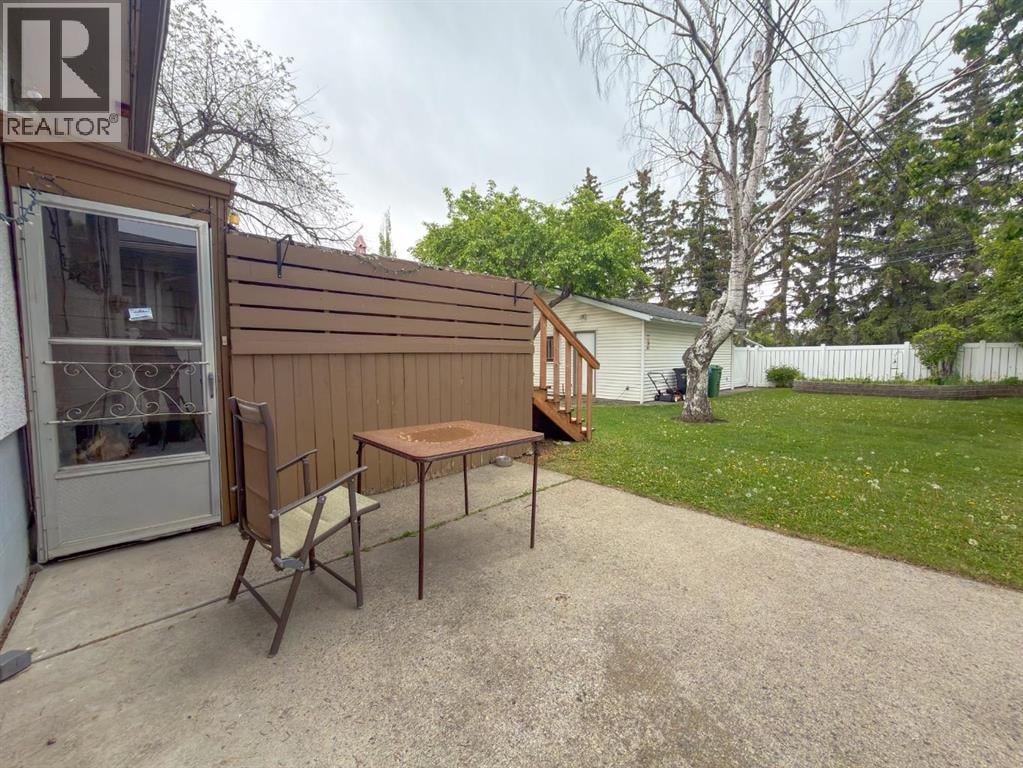 2115 Halifax Crescent NW — photo 16
