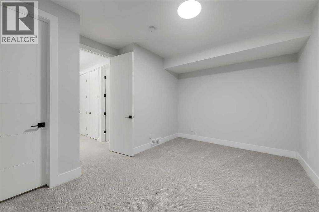 1902 13 Street SW — photo 43