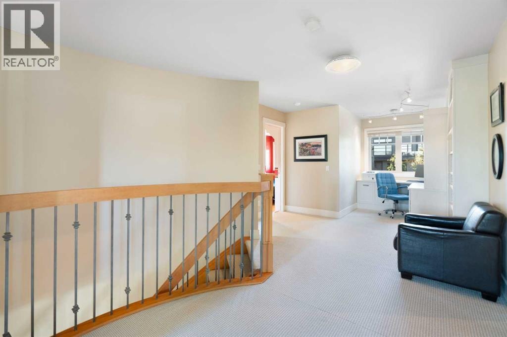 1308 21 Avenue NW — photo 14