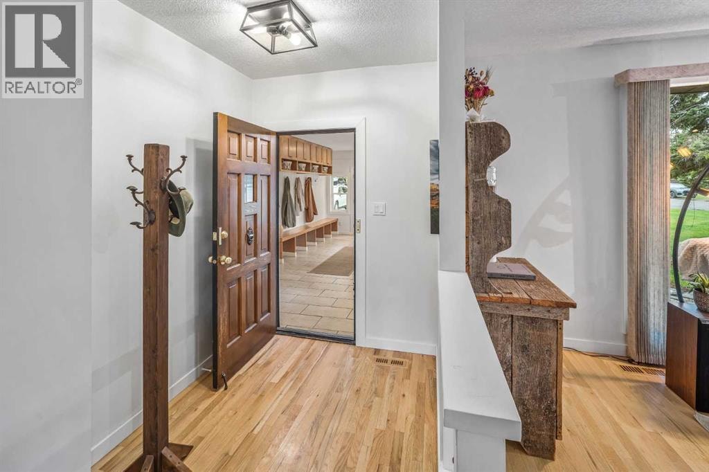 74 Redwood Meadows Drive — photo 6