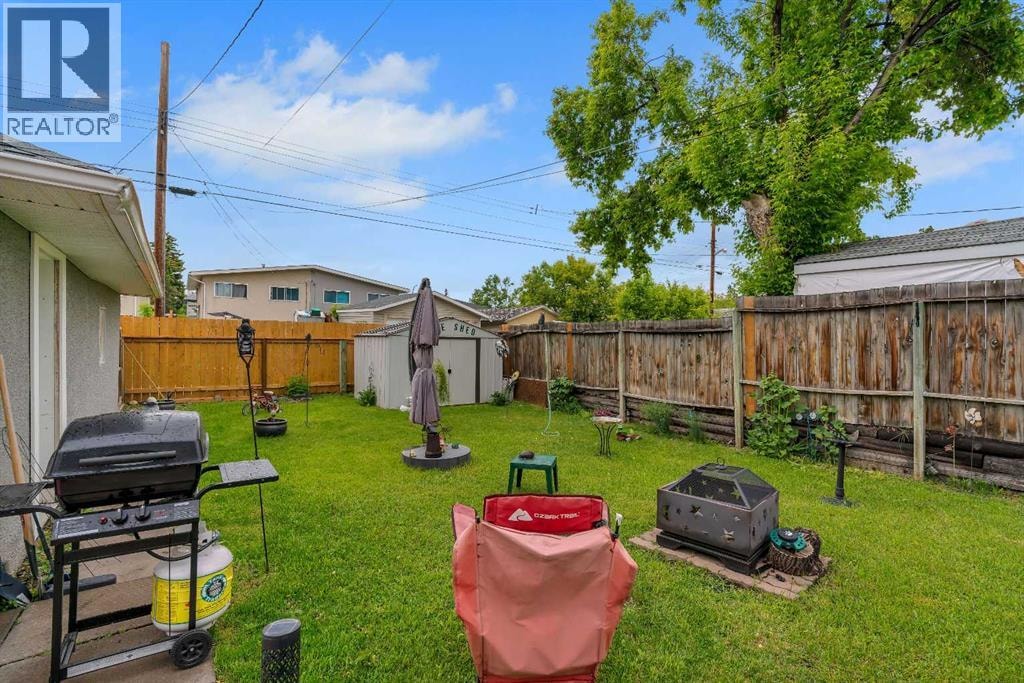 7621 23 Street SE — photo 32