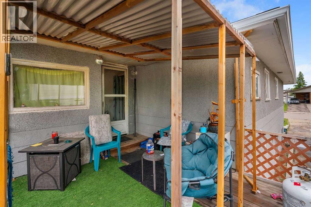 7621 23 Street SE — photo 29