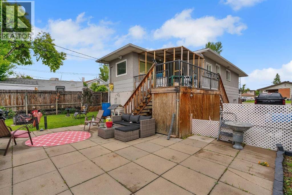 7621 23 Street SE — photo 33