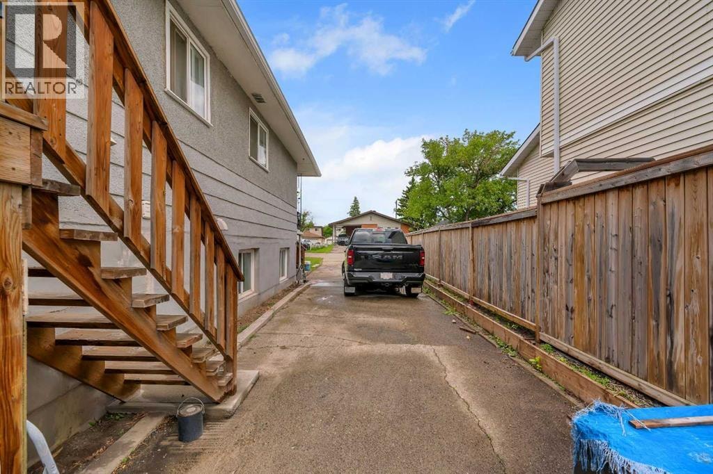 7621 23 Street SE — photo 26