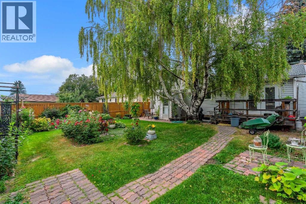 4623 31 Avenue NE — photo 39