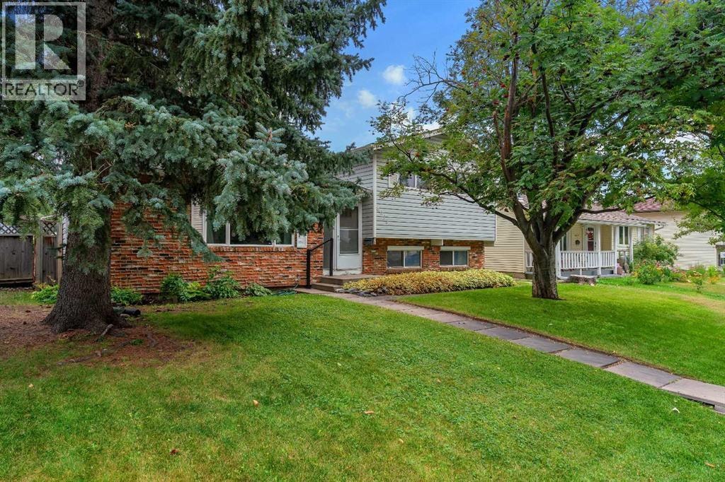 4623 31 Avenue NE — photo 43