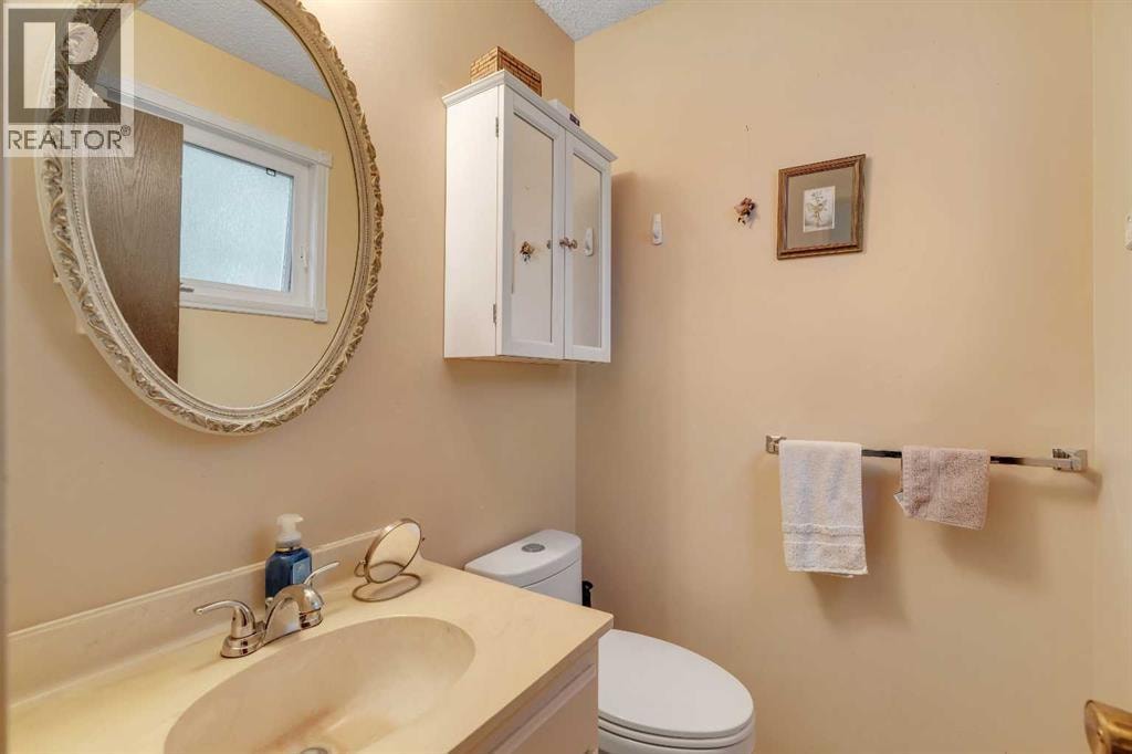 4623 31 Avenue NE — photo 18