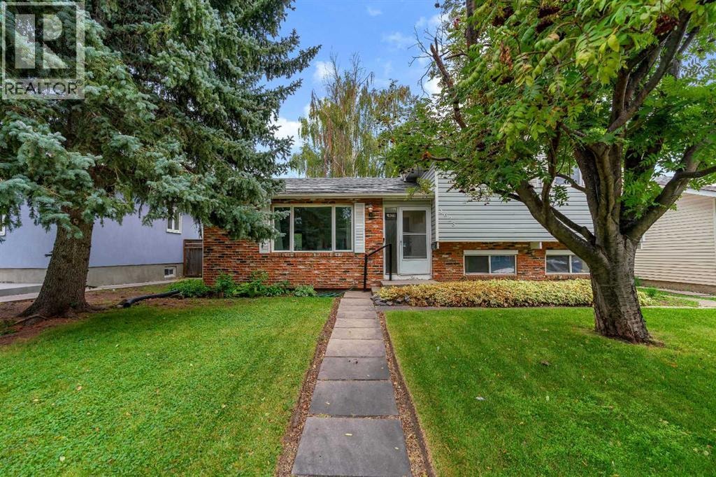 4623 31 Avenue NE — photo 44