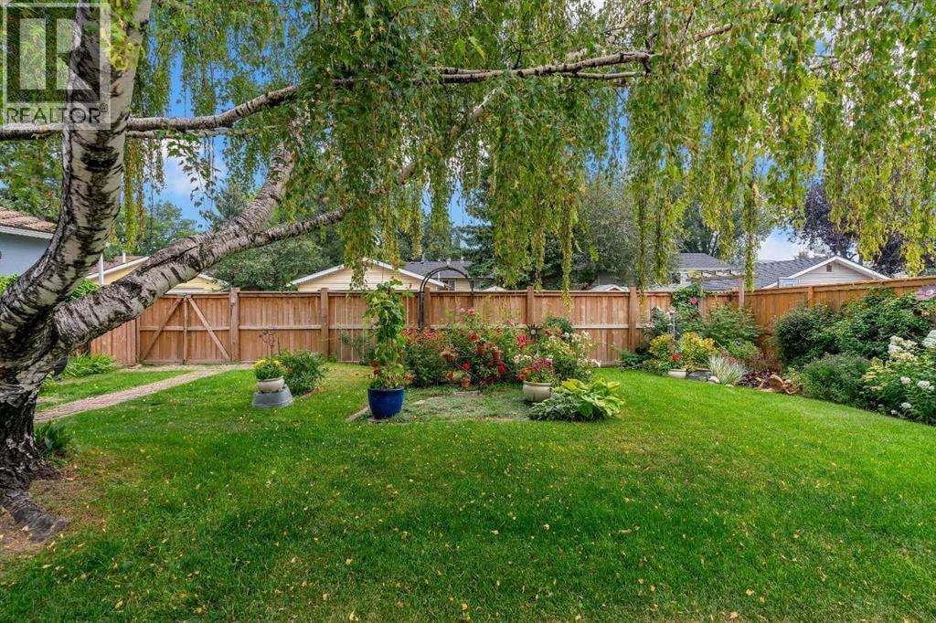 4623 31 Avenue NE — photo 42