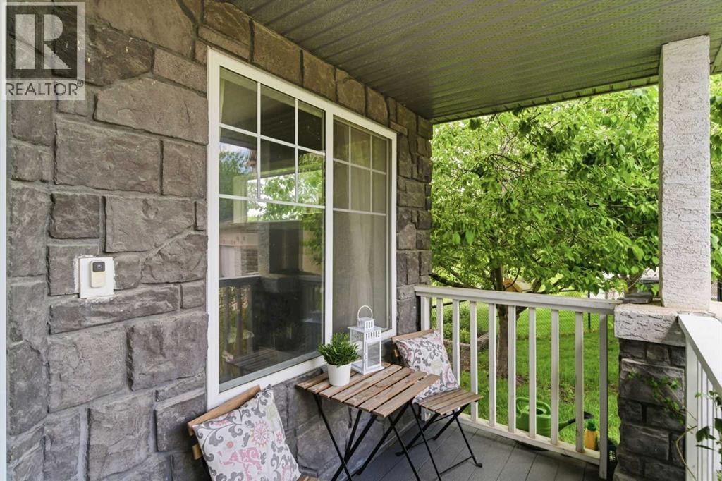 141 Panamount Green NW — photo 3