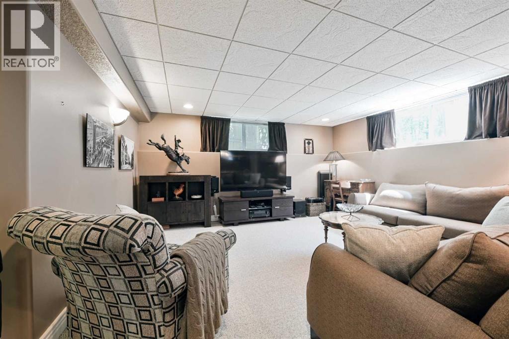136 Strathlea Place SW — photo 32
