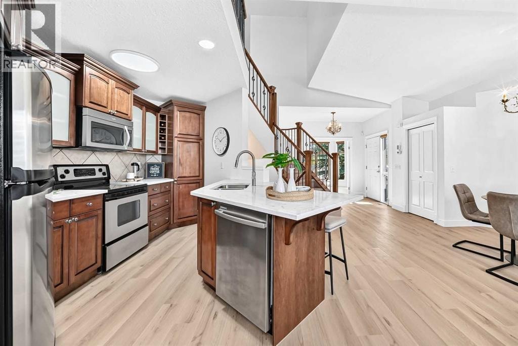 241 Springbank Terrace SW — photo 12