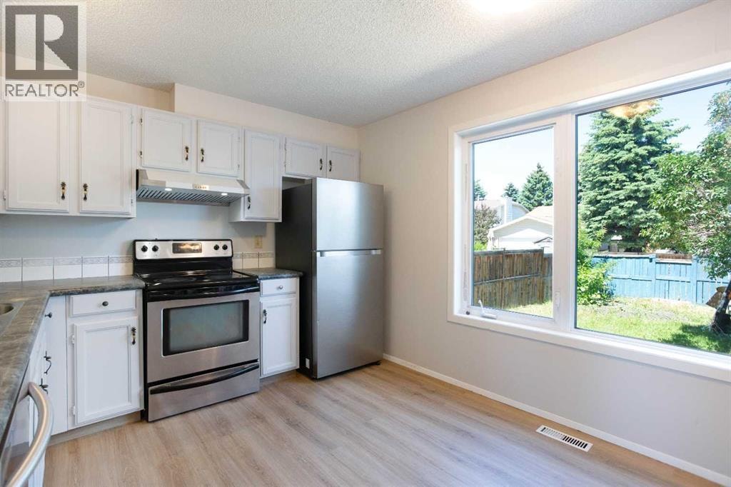 2330 Woodview Drive SW — photo 6