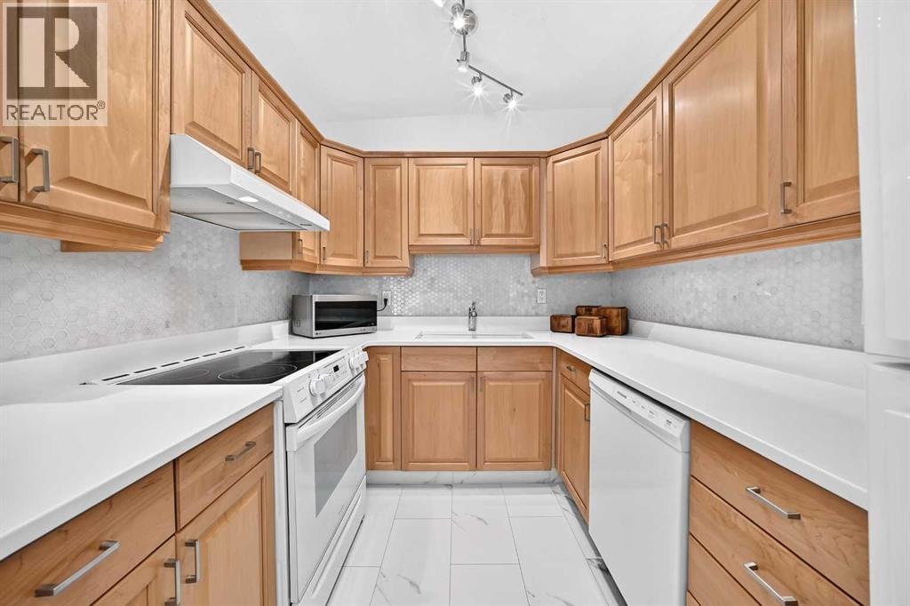 2124B 52 Avenue SW — photo 7