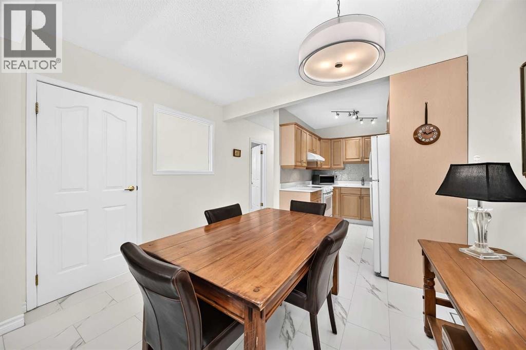 2124B 52 Avenue SW — photo 10
