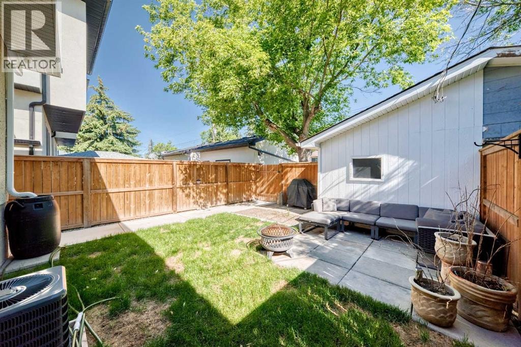 2124B 52 Avenue SW — photo 43